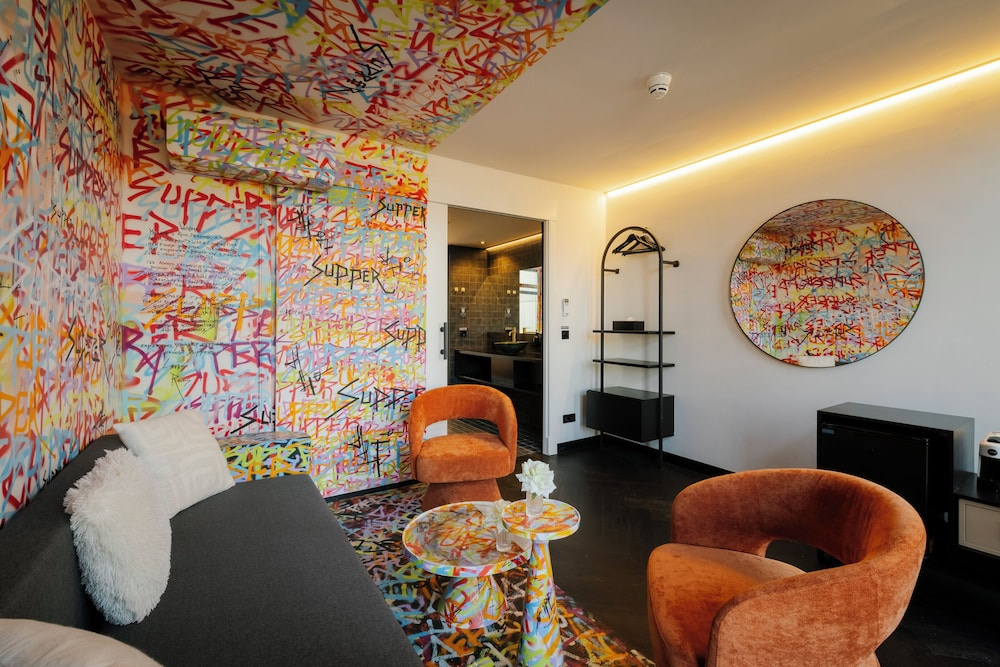 Supper Boutique Suites