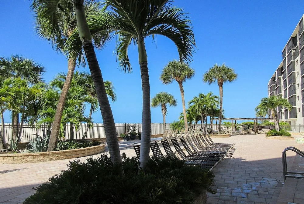 Carlos Pointe 512 2 Bedrooms 2 Bathrooms Condo