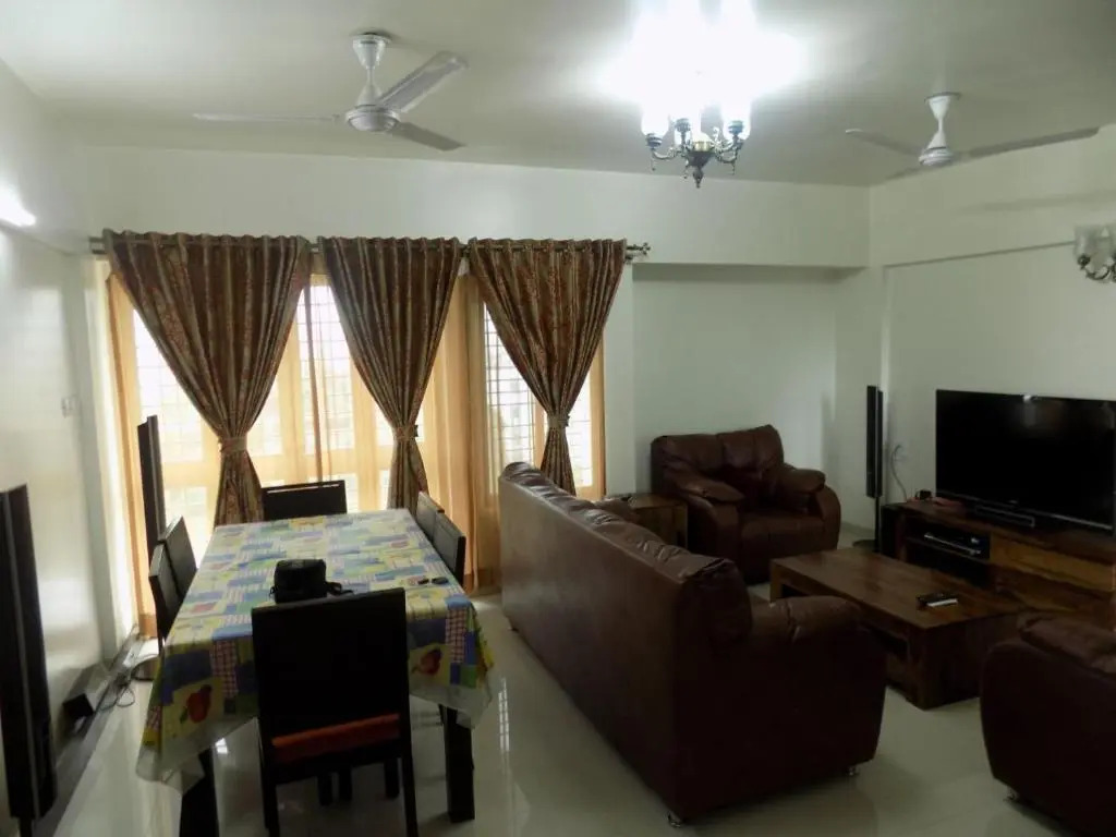 OYO 9052 Leisurely Abode