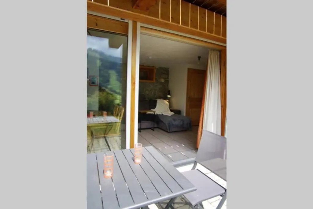 Appart Saint-Antoine Morzine vue soleil jardin calme parking 2 à 4 pers