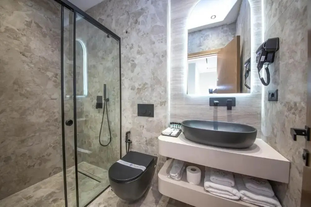 Noam Luxury Hotel