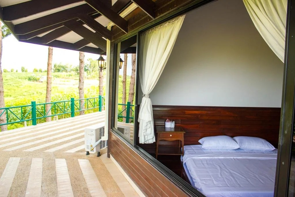Bird Land Resort