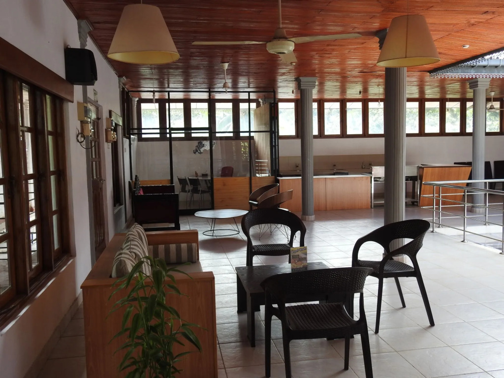 Paradise Inn