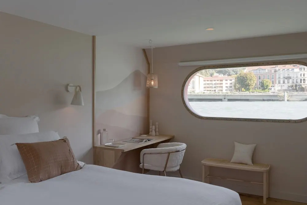 LA PENICHE - Bed And Bicycle - Vienne