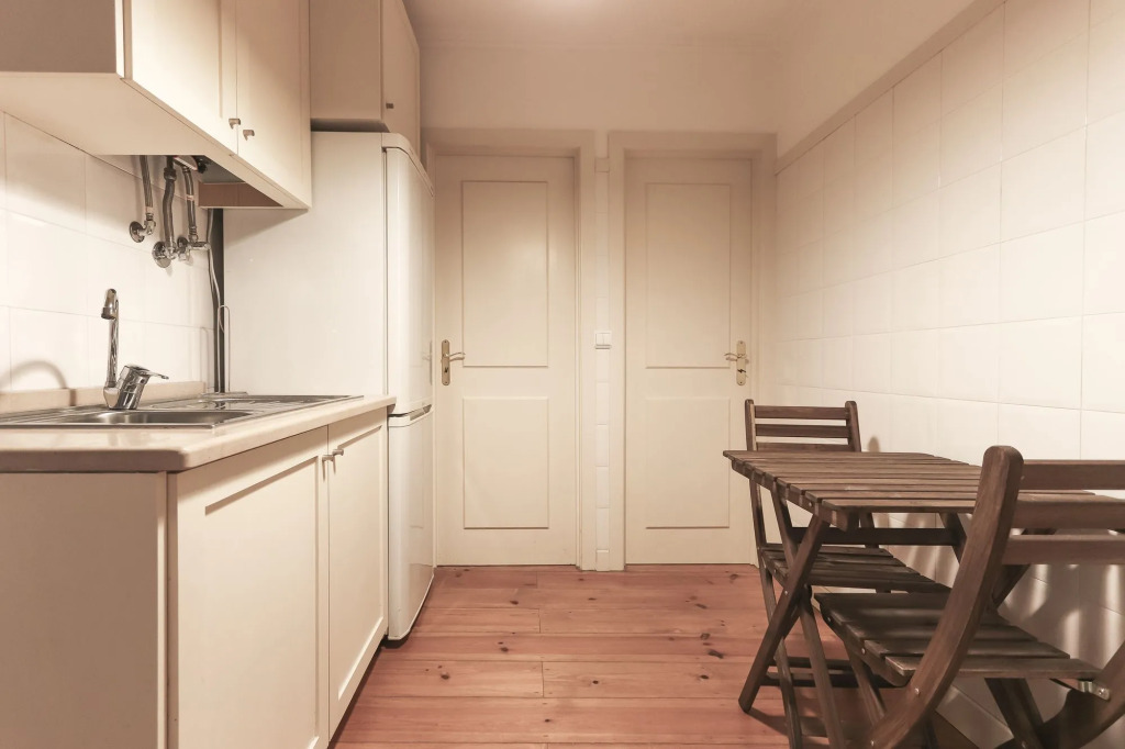 Alfama Cozy Studios by Get Your Stay
