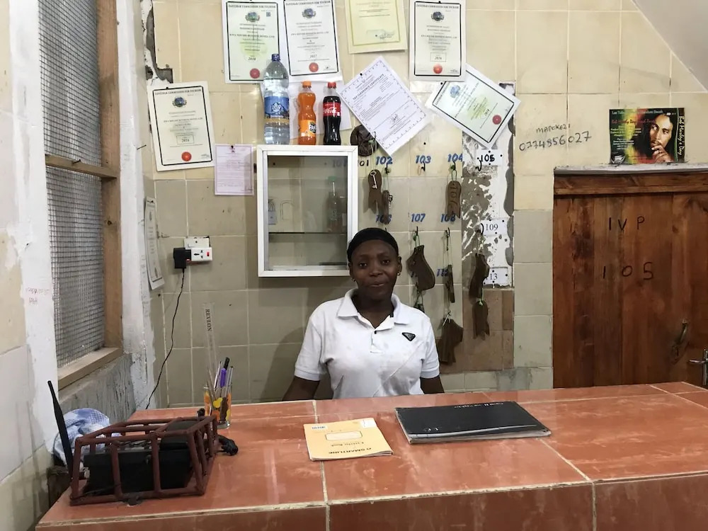 Kwa Mzushi Bondeni Hotel