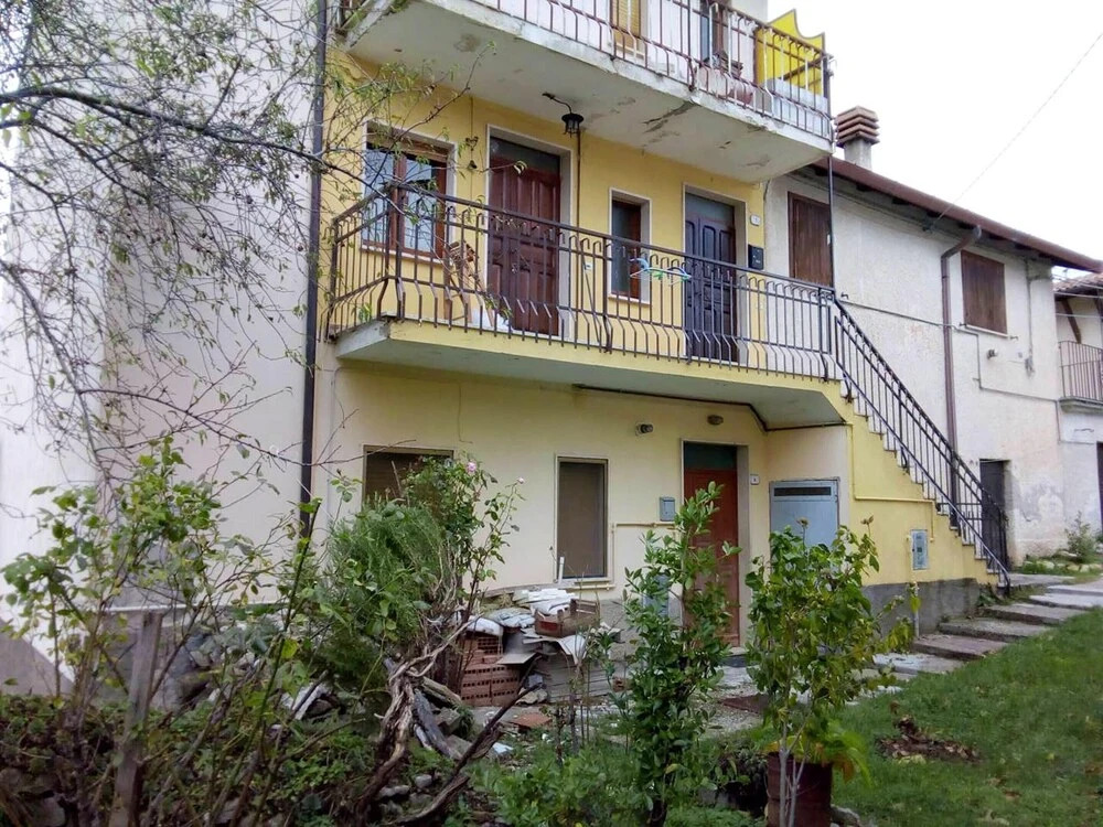 Apartment With 2 Bedrooms in Colle di Lucoli, With Wonderful City View and Balcony
