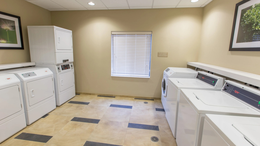 Candlewood Suites Overland Park W 135th St by IHG