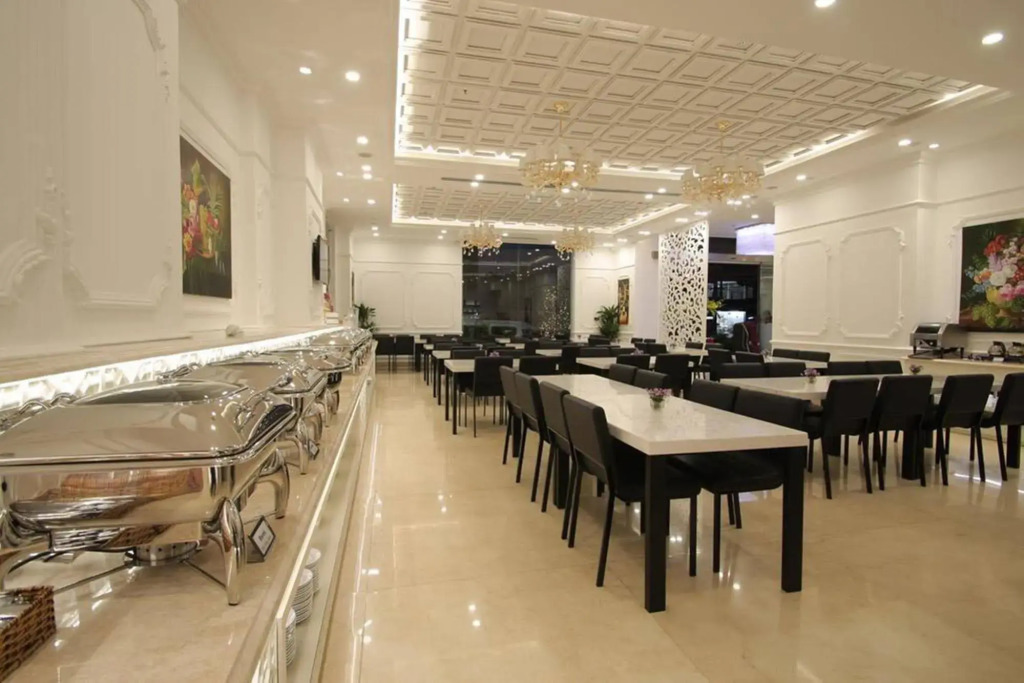 Le Duy Grand Hotel