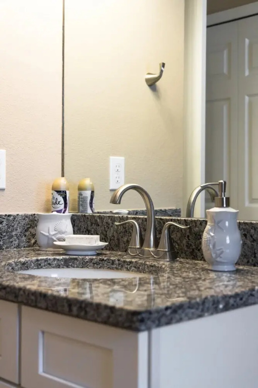 Pinecrafts Edge ~ 15 Minutes To Beaches ~ Sleeps 6