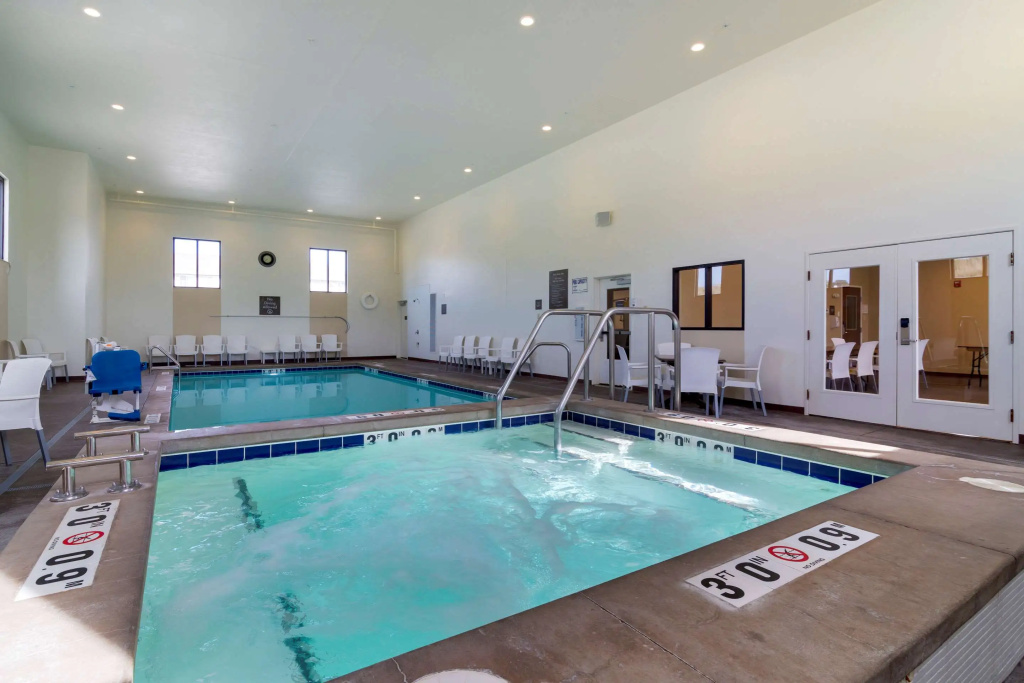 Comfort Inn & Suites Mandan - Bismarck