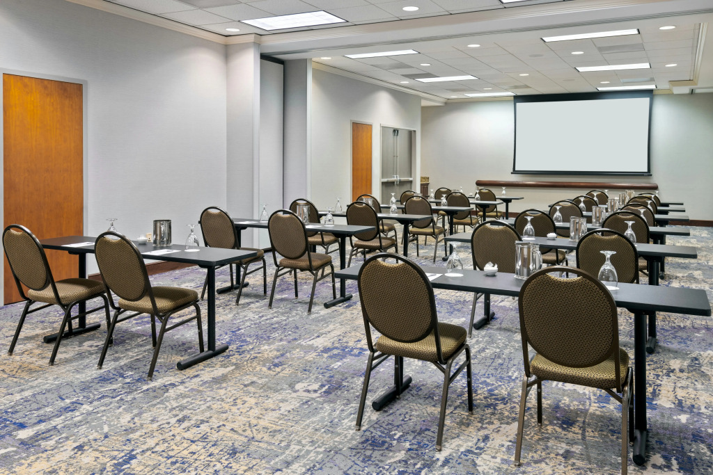 Hampton Inn & Suites Country Club Plaza