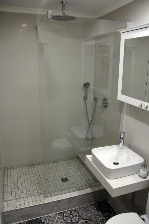 Quiet loft with free parking