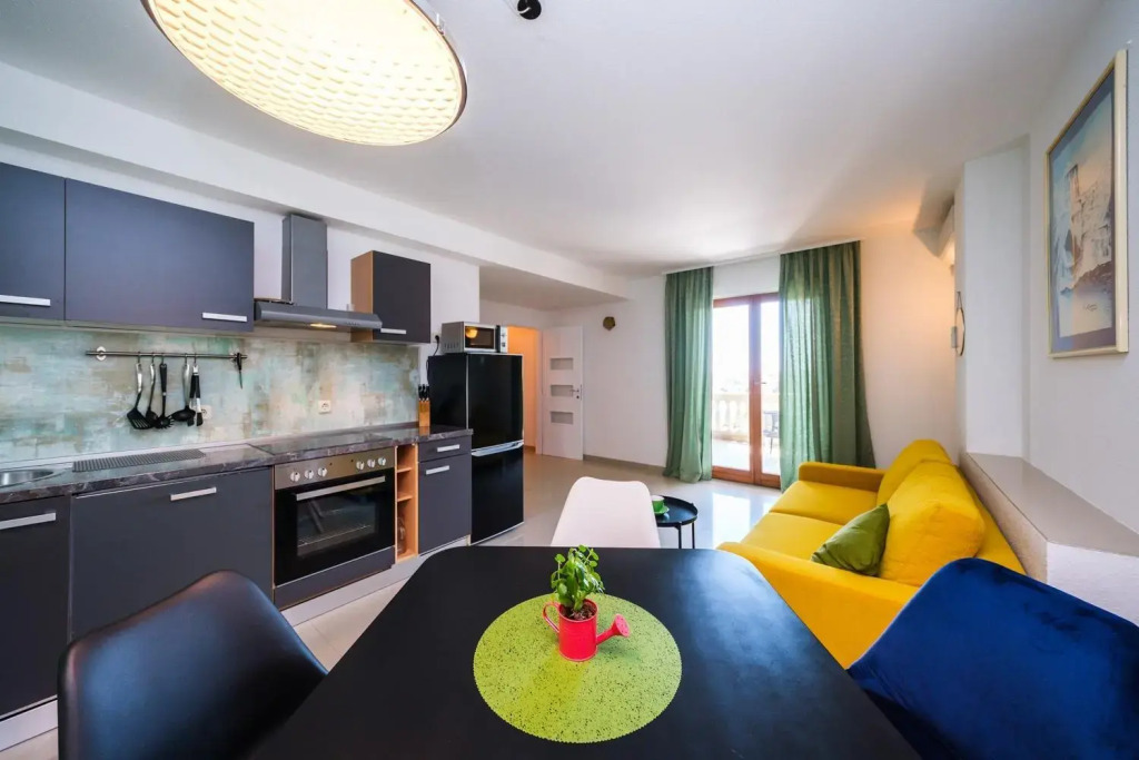 Family friendly apartments with a swimming pool Mavarstica, Ciovo - 18744