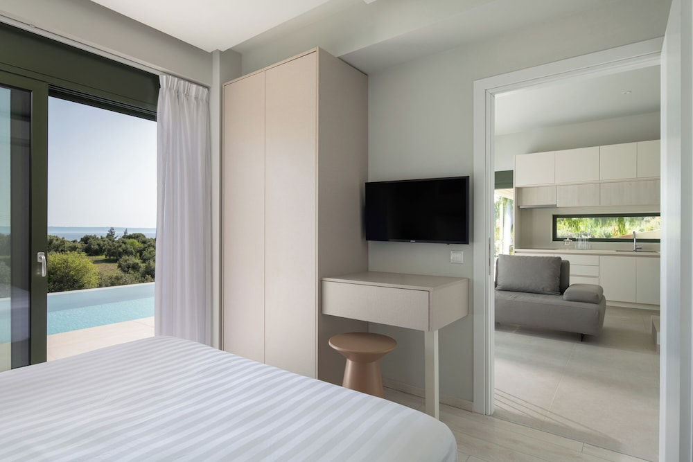Olive Grove Suites - Villas with private pool and garden
