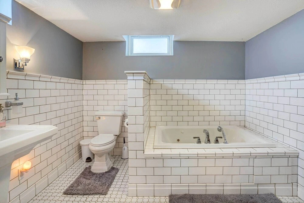 Charming Minneapolis Home < 1 Mi to Lakes!