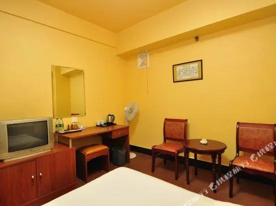 Yuxi Longma Express Hotel