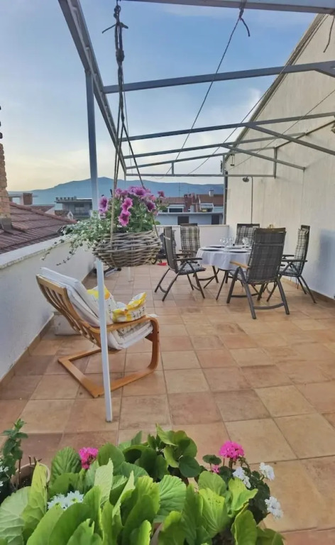 Charming Apartment Center Split Terrace & Parking