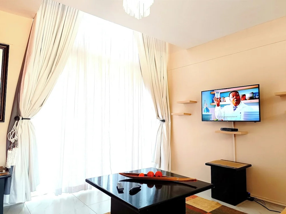 Apartment Sleeps 2 With Queen Bed