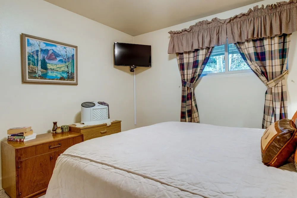 Cozy Winter Park Getaway ~ 3 Mi to Ski Resort Lift