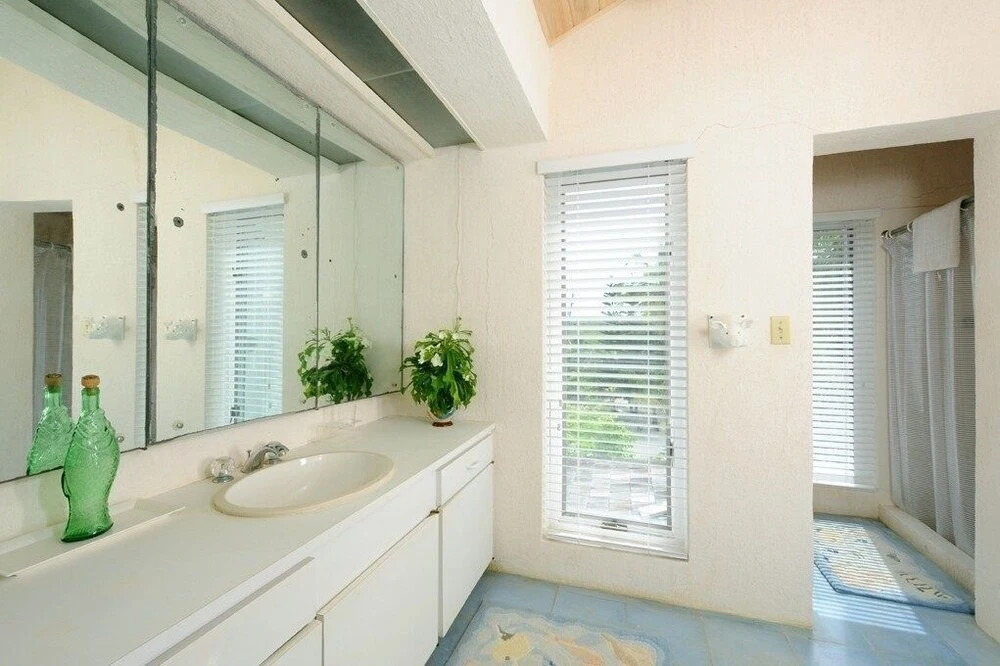 Goodwind & Cottage 6 Bedroom Home