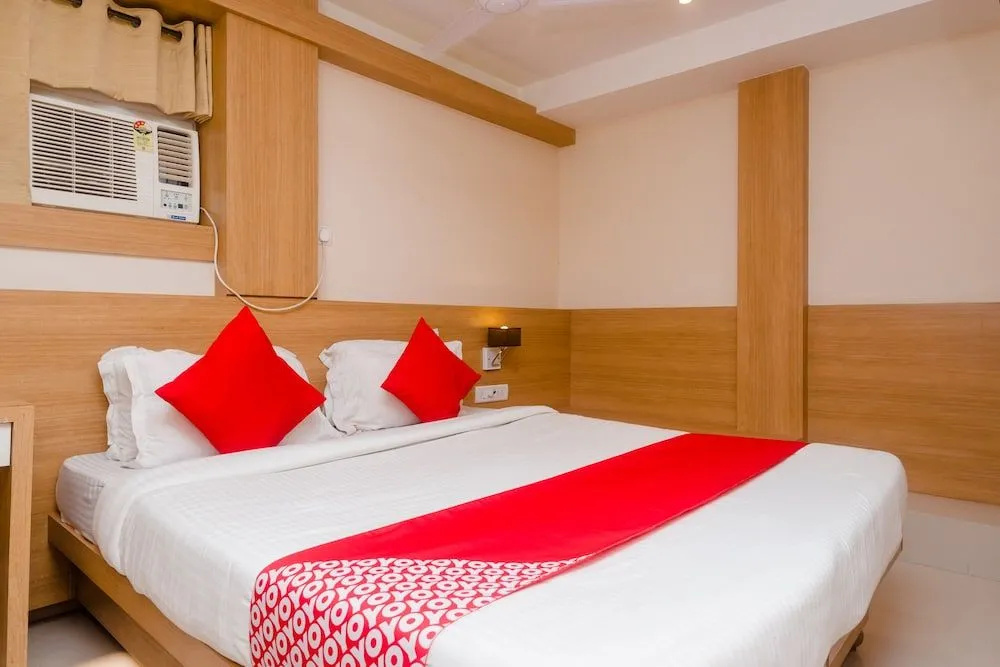 FabHotel Starwood Residency - 100M From Dr DY Patil Stadium