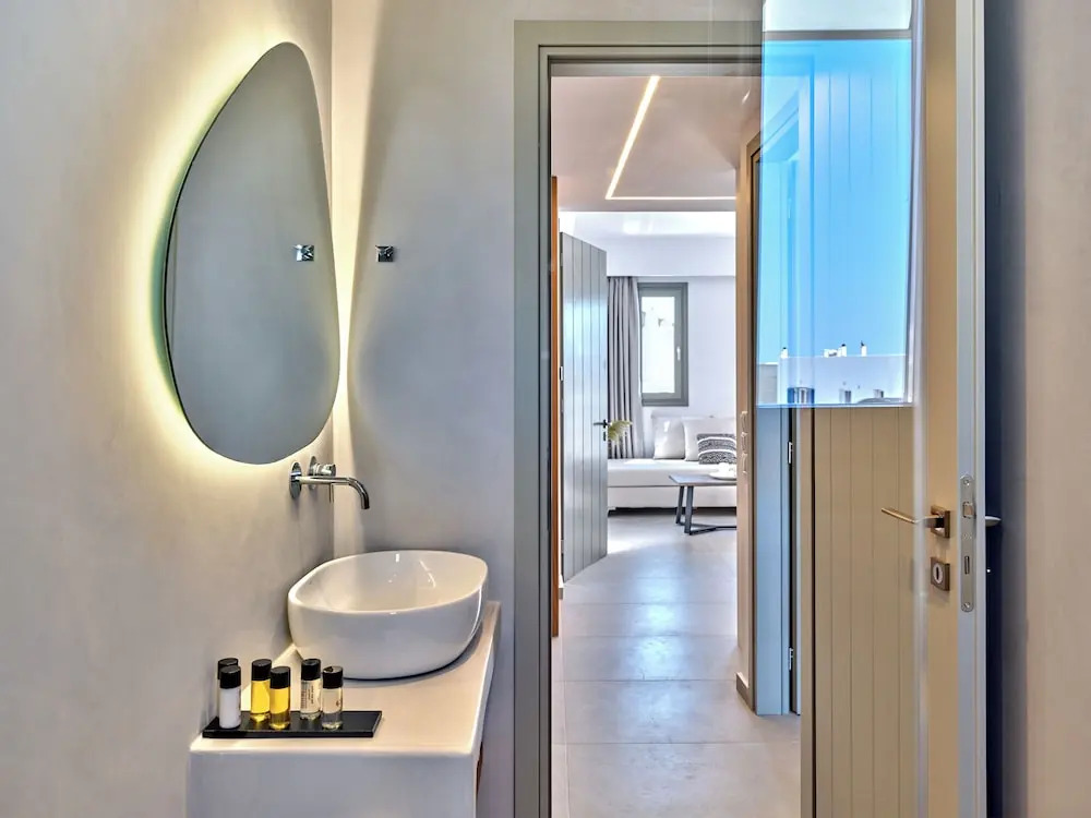 Paros Gem