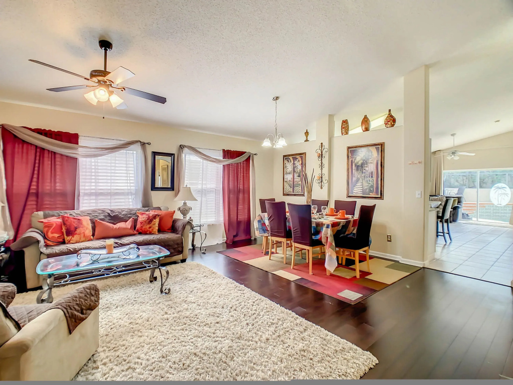 Private pool, hot tub & games - minutes to Disney