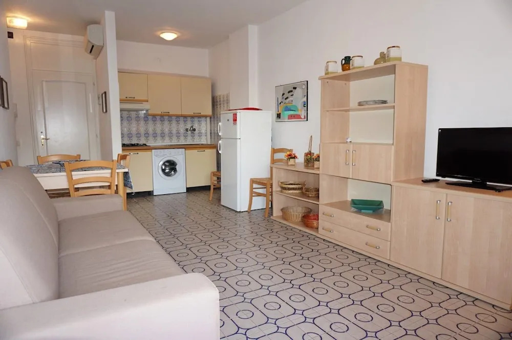 Perfect Located Residence Near the Beach With Pool