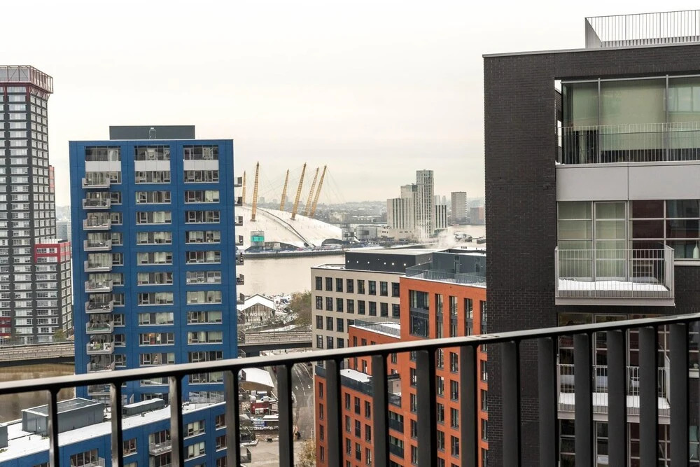 Superb 2BD Flat With Breathtaking Views!