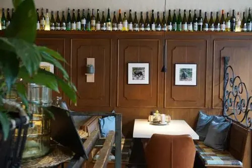 Hotel & Weinhaus Zum Schwarzen Bären