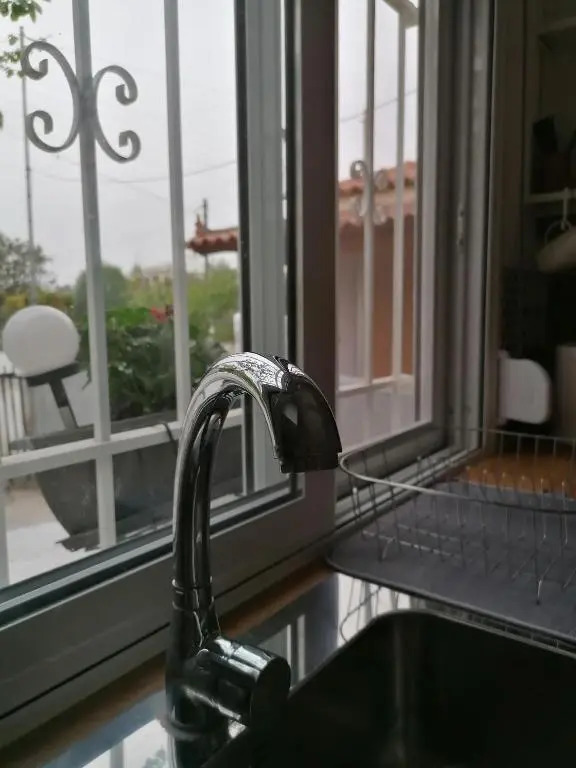 Detached renovated cottage with a garden 3 min walk from the beach
