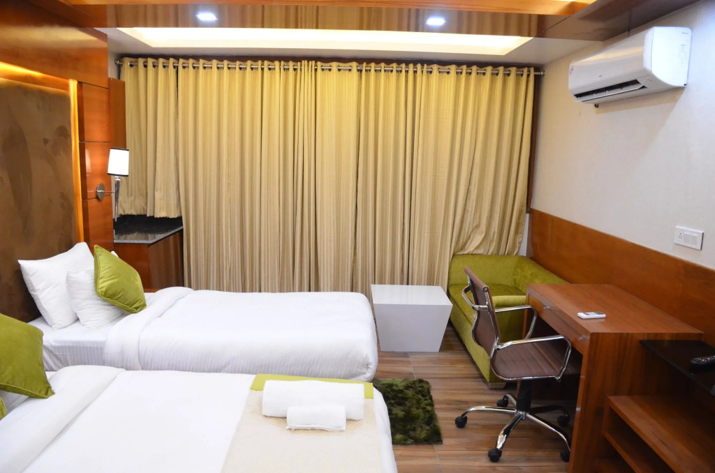 The Global Hotel by Platinum I 100m Medanta Hospital I Sector-38 I Gurgaon