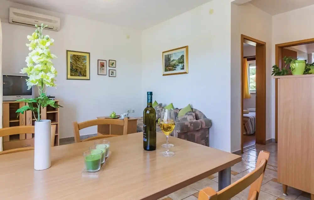 Beautiful Home in Valtura With 4 Bedrooms, Wifi and Outdoor Swimming Pool