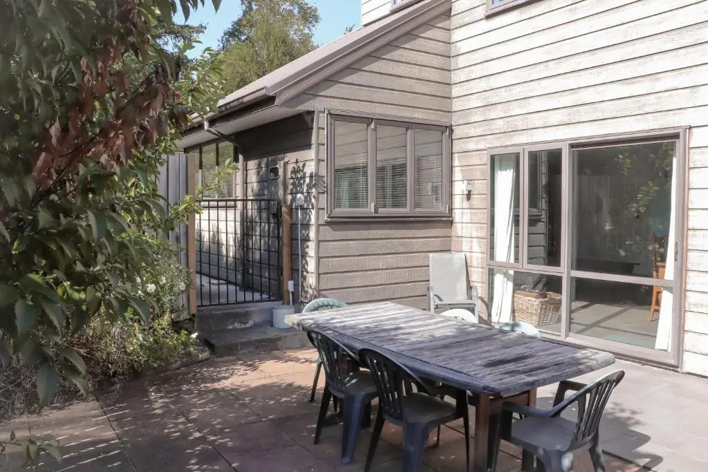 16 Glyn Wye Lane