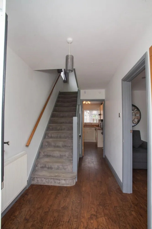 3bed House, Sleeps 7 - Hot Tub, Garden, Parking
