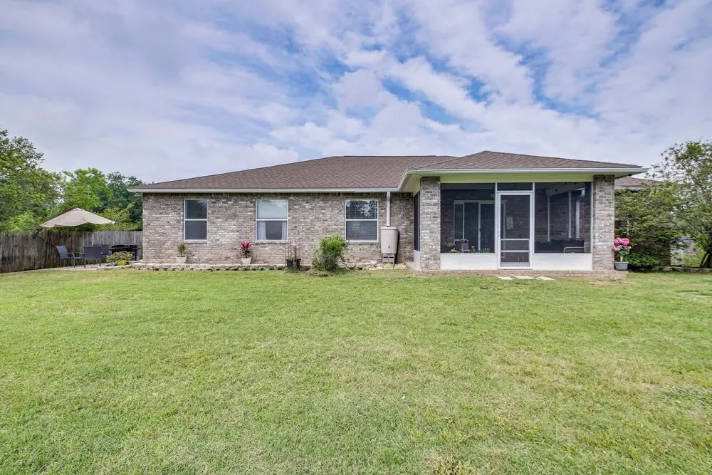 Stylish Navarre House w/ Patio: 4 Mi to Beach!