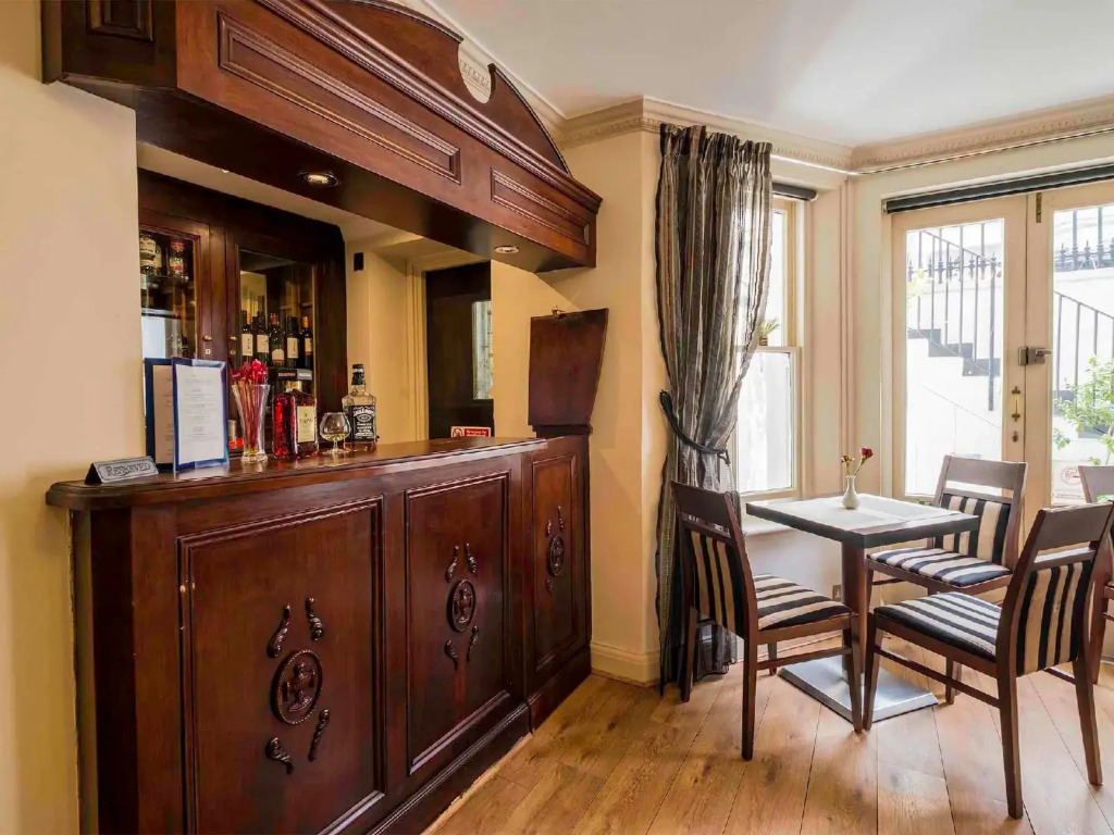 London Lodge Hotel