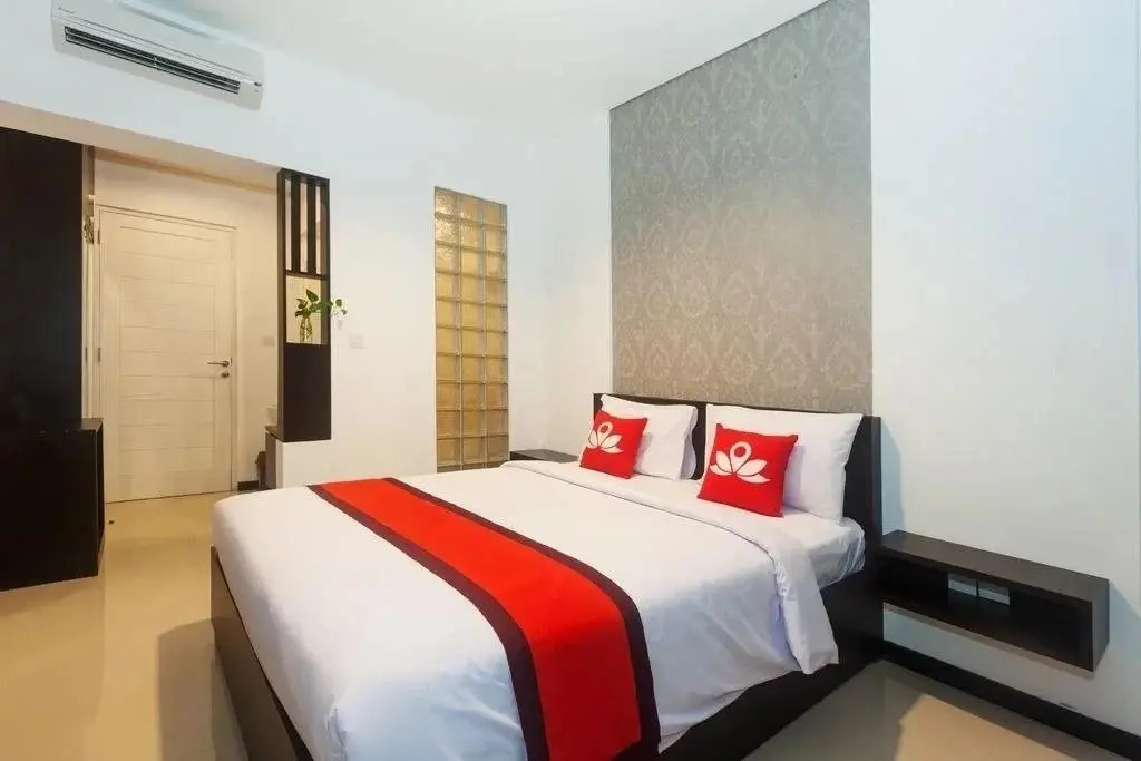 Lowcost Bed & Breakfast by Reddoorz