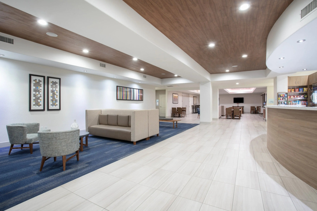 Holiday Inn Express & Suites Yosemite Park Area by IHG