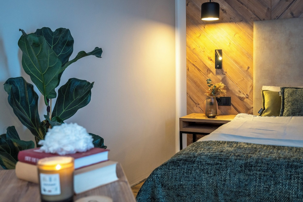 Feinheit Hotel & Restaurant, Tor zu Hunsrück und Mittelrhein! Mit Sauna Hot Tub und Gartensuite