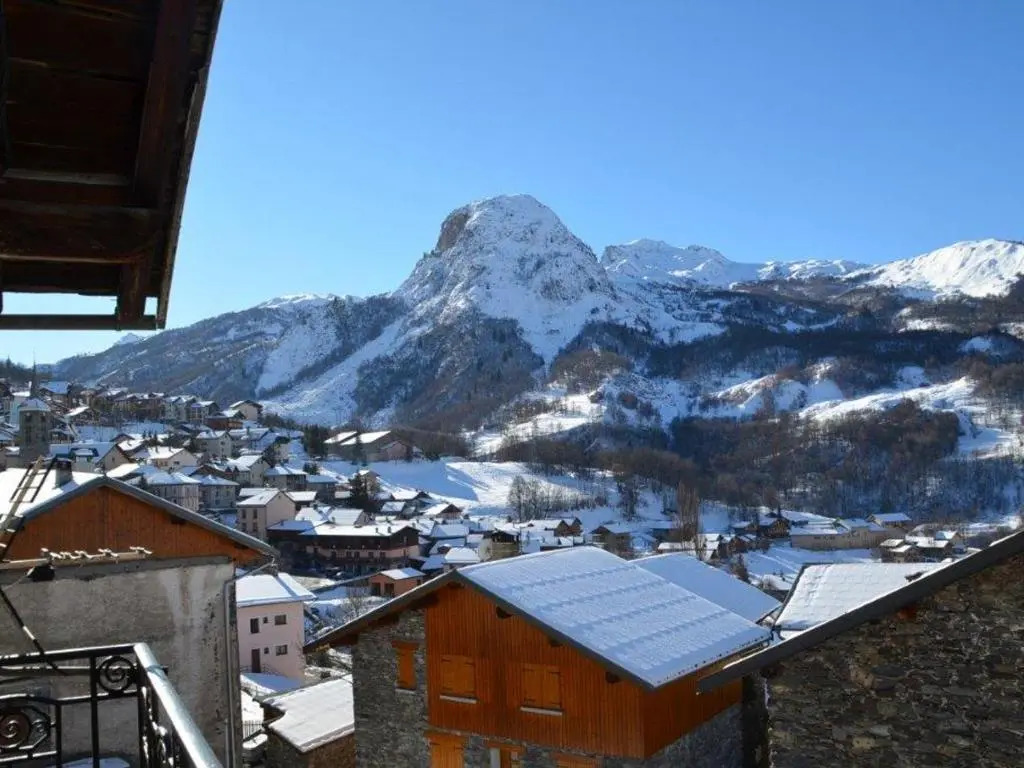 Chalet rénové 3 chambres, charme, WiFi gratuit, proximité pistes - FR-1-452-128