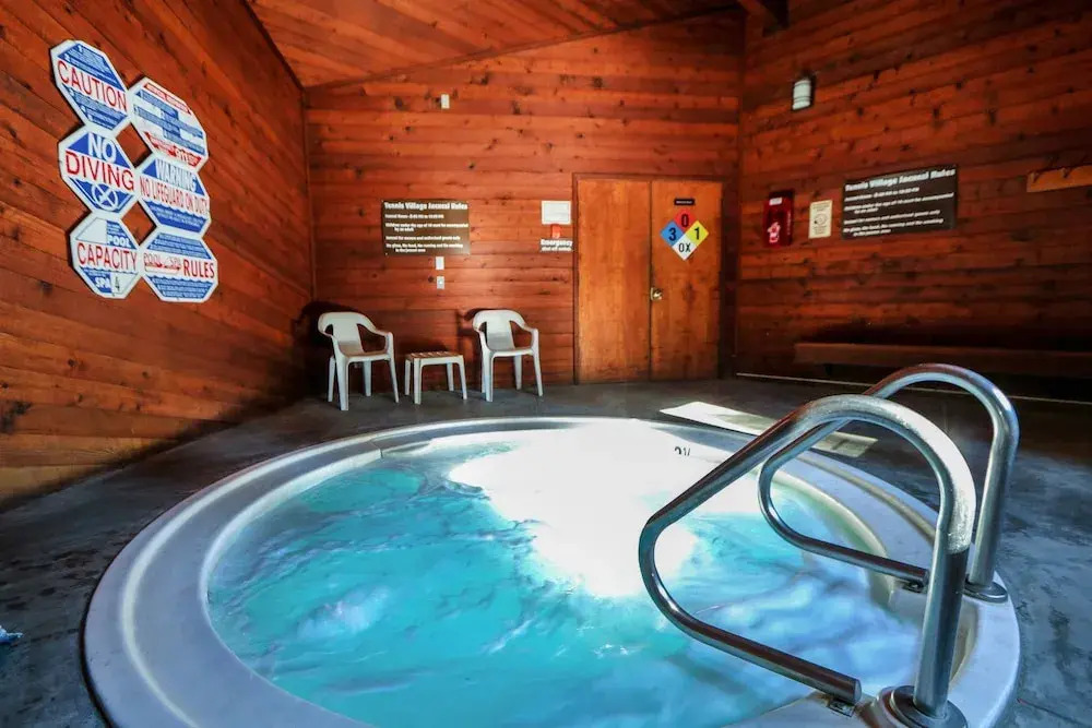 Tennis Village 14 Pet-Friendly, Spacious, Comfortable, Great Complex Amenities by RedAwning