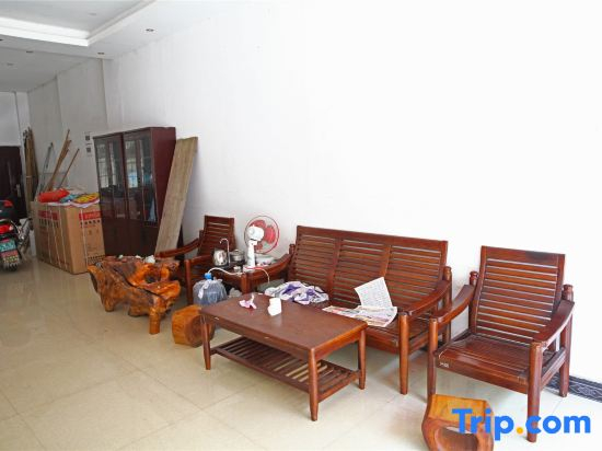 Liucheng Hongyuan Business Hotel