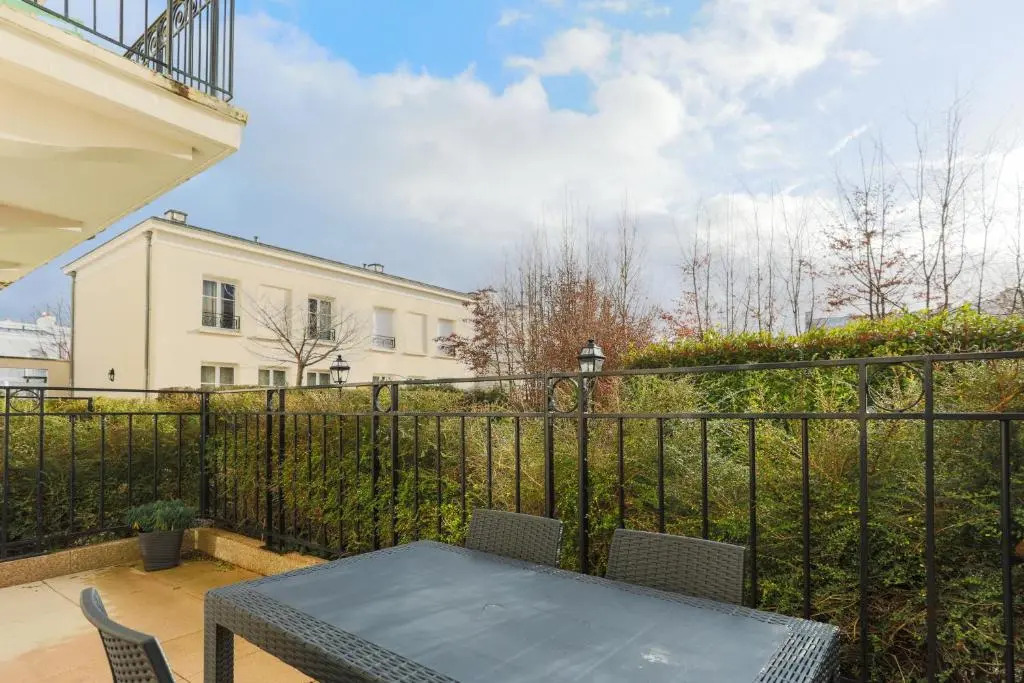 Lovely Cosy Apartment Terrace - 5 min DISNEYLAND Paris
