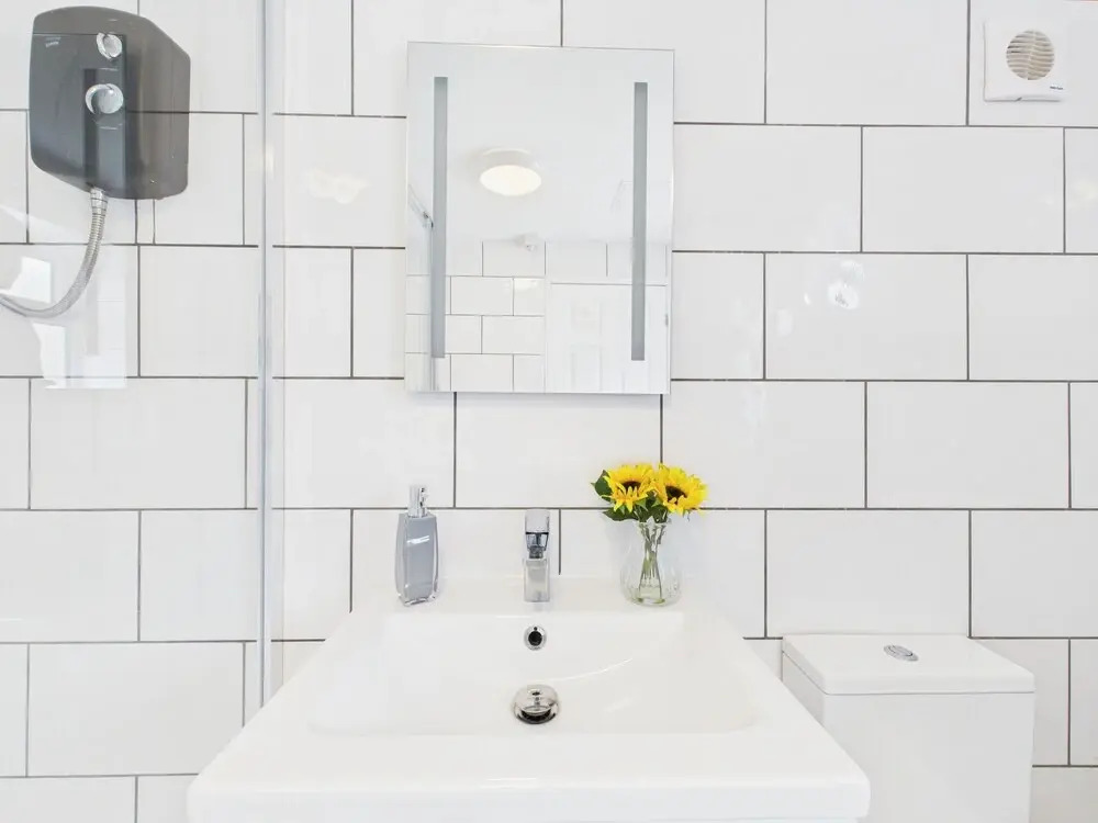 Central Guest Room - En-suite, Parking