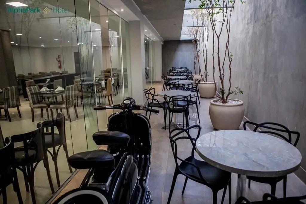AlphaPark Hotel