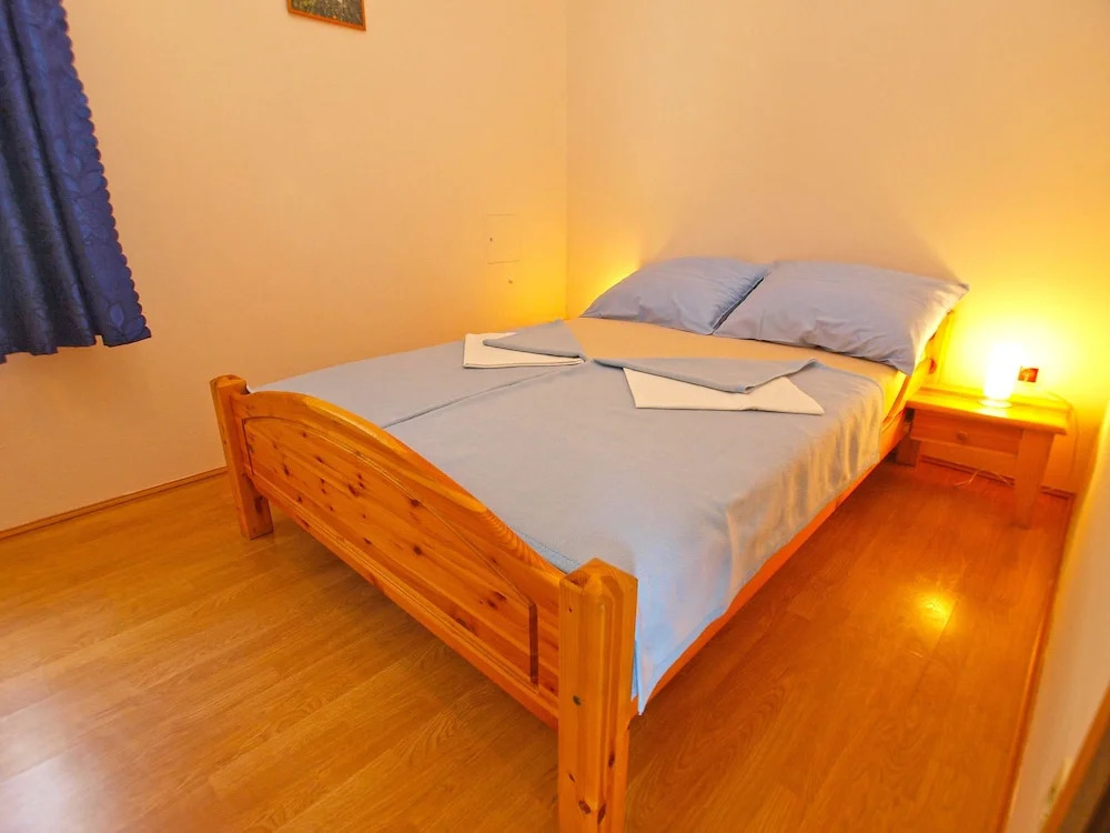 Apartment 1160