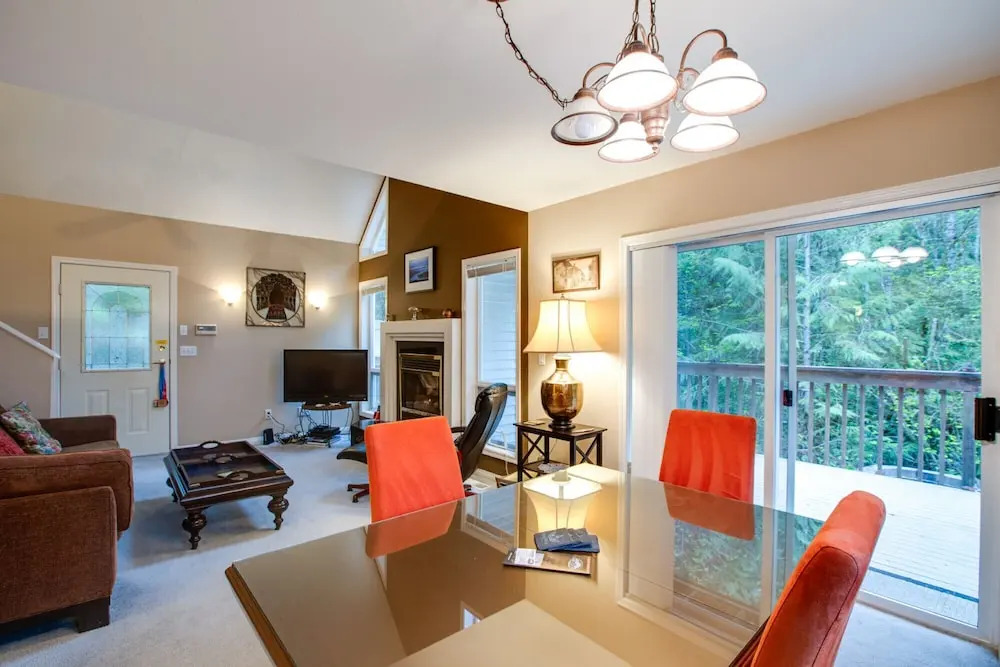 Mt. Baker Lodging Cabin 58 (Sleeps 6)