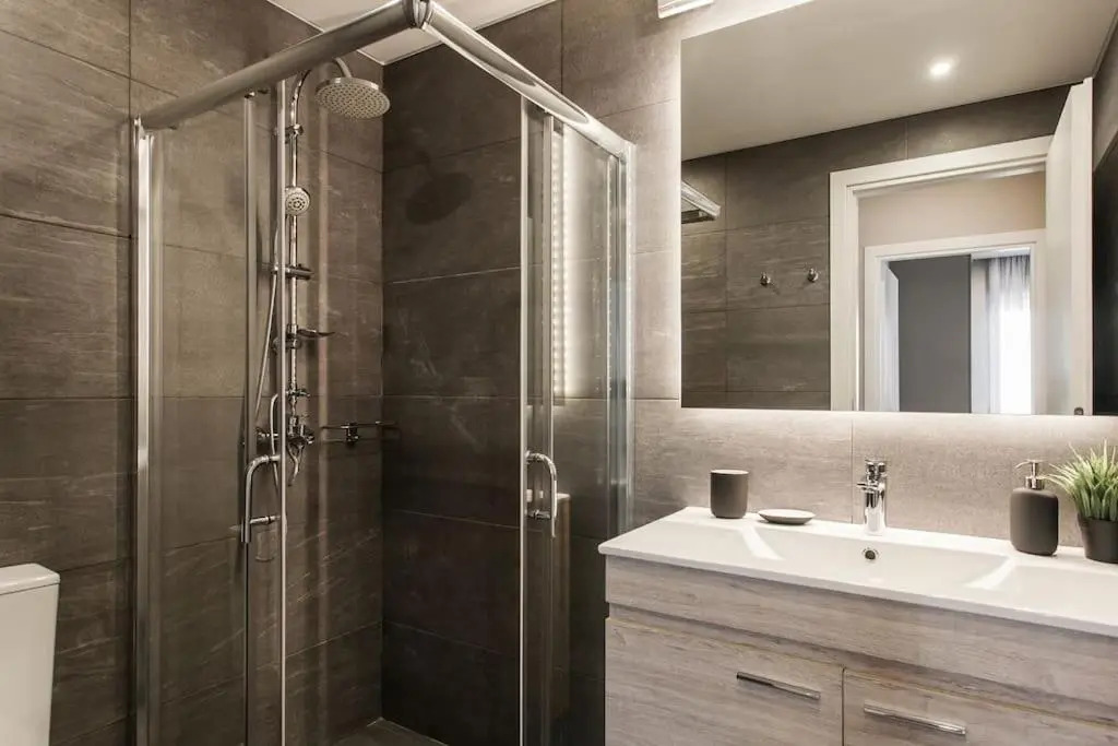 Piraeus Deluxe 2BDR Apt - near metro and port